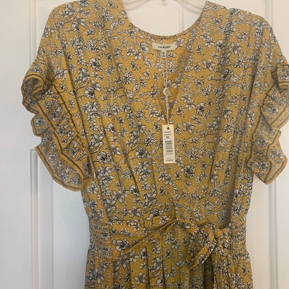 Max Studio XL maxi dress complete with ruffles